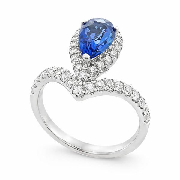 18K WHITE GOLD SAPPHIRE AND DIAMOND RING