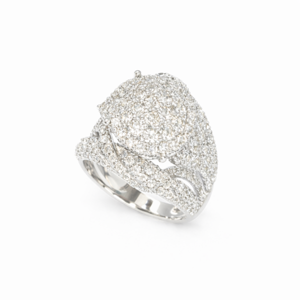 18K WHITE GOLD DIAMOND RING