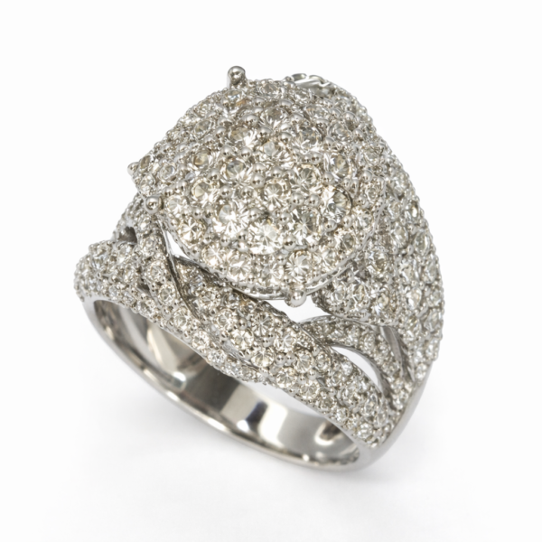 18K WHITE GOLD DIAMOND RING