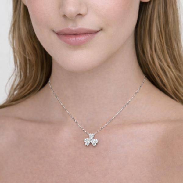 18K WHITE GOLD DIAMOND NECKLACE