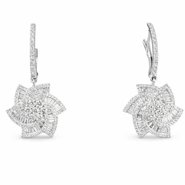 18K WHITE GOLD DIAMOND EARRING