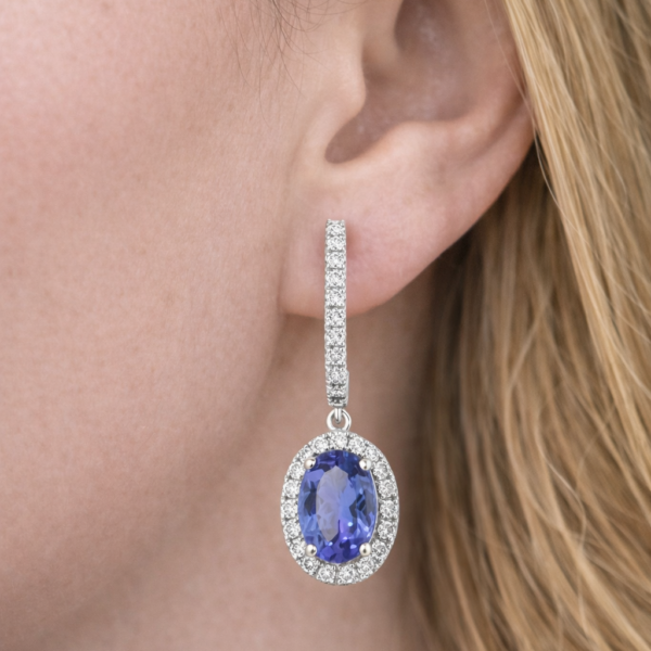 18K WHITE GOLD BLUE SPPHIRE AND DIAMOND EARRING