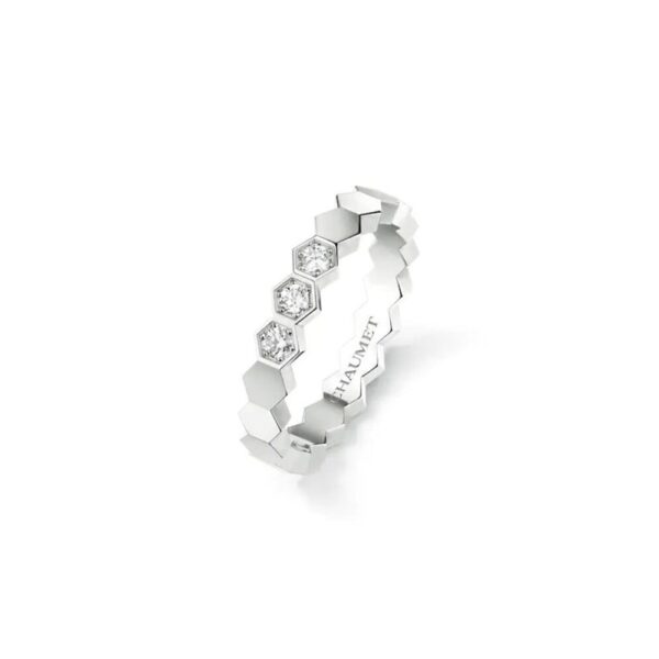 18K WHITE GOLD DIAMOND RING