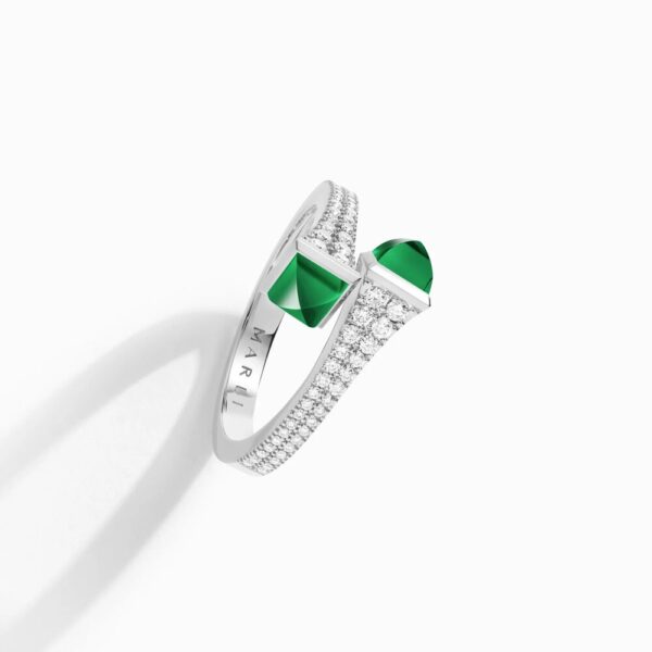 18K WHITE GOLD GREEN AGATE AND DIAMOND THIN RING