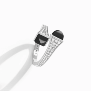 18K WHITE GOLD ONYX AND DIAMOND MEDIUM RING