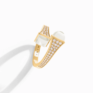 18K YELLOW GOLD MOON STONE AND DIAMOND MEDIUM RING