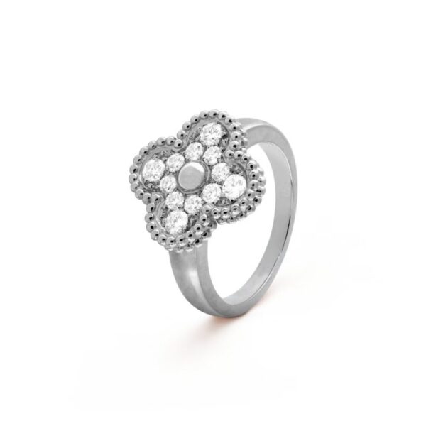 18K WHITE GOLD DIAMOND RING