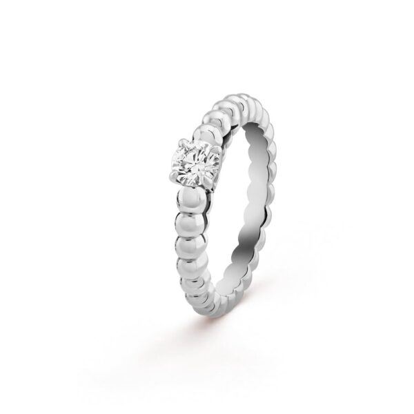 18K WHITE GOLD SOLITAIRE DIAMOND RING