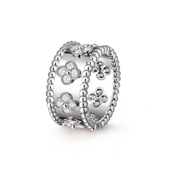 18K WHITE GOLD CLOVERS DIAMOND THICK RING